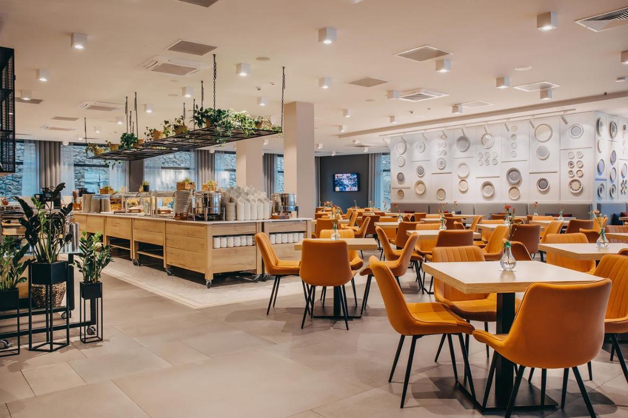 Platinum Mountain Hotel&Spa Szklarska Poreba Exterior photo The lounge at London Heathrow Airport