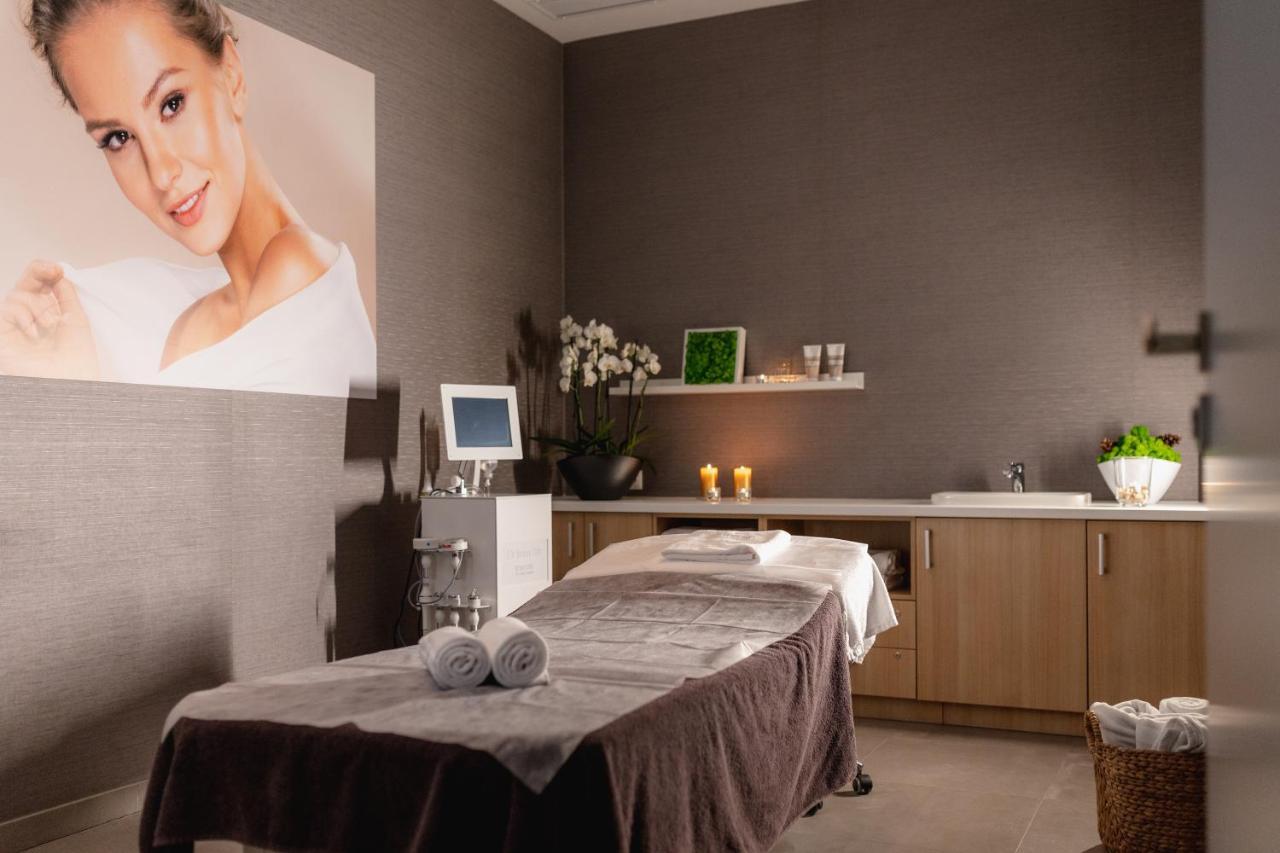 Platinum Mountain Hotel&Spa Szklarska Poreba Exterior photo A treatment room at a medical spa